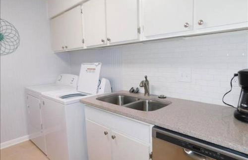 Q16 Comfortable 2 BR, 2 BA second level in Ocean Walk - Foto 17