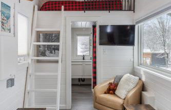 Maple Sugar Shack Tiny House with hot tub & river by Stowe - Foto 27