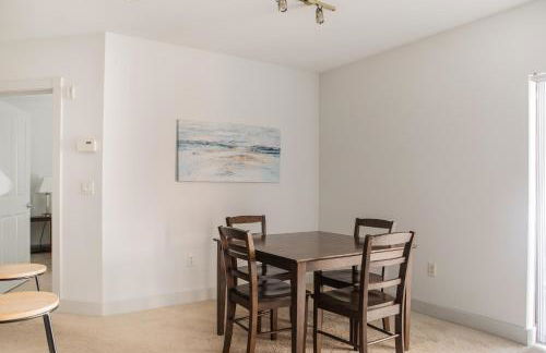 Spacious Third Ward Apt Near Summerfest with Balcony - Foto 10
