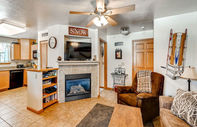 Streamside Lane Condos by CRMR - Foto 1