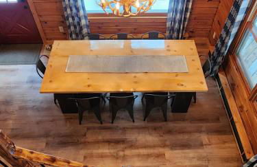 Stylish Forest Lodge with Large Hot Tub, Firepit and Fireplace minutes to Gore Mountain - Foto 39