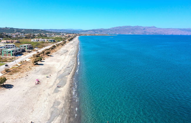 Beach Sand Villas - Beachfront Rooftop Pool - Photo 29