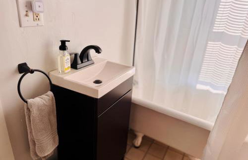 Charming 1BD Loft in Shelburne - Photo 21