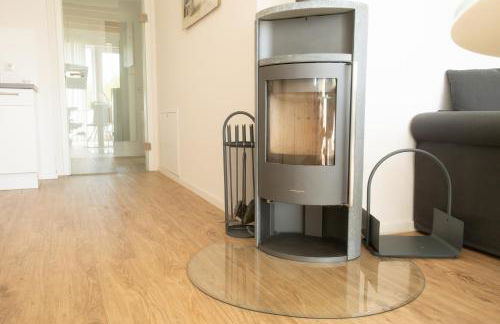 Meerzeit - Sauna und Kamin - moderne FeWo - Foto 6