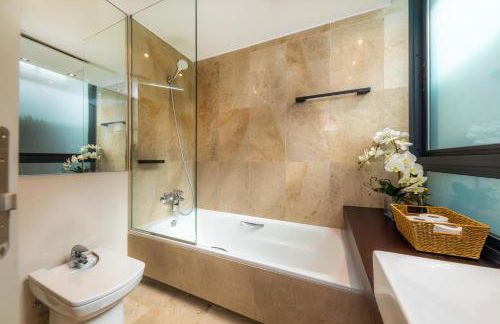 Tolles, neu möbliertes Penhouse mit großem Pool - Foto 19