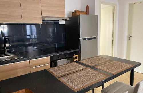 Confortable T2 avec jardin aménagé - Foto 8