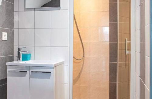 Renovated village house with enclosed garden - Foto 32