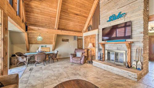 Lakeside Haven with Sandy Beach, Sleeps 12, 3 Bath - Foto 5