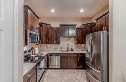 The Castle! by the Lake with Pool & Balcony West Plano - Foto 4