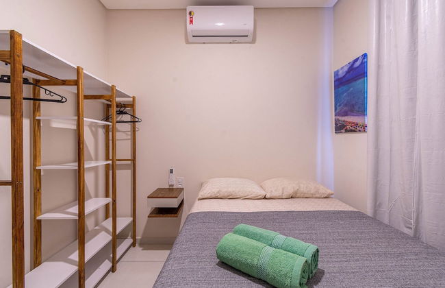 FLATS MAR'BELLA COM VARANDA, 100M PRAIA, PETFRIENDLY E ESTACIONAMENTO - Foto 7