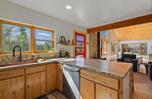 Secluded Mtn home by Purg, Hot Tub, Views! Pets ok - Foto 10