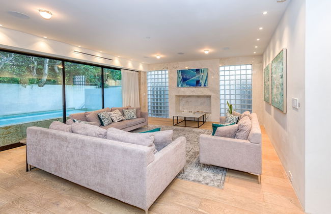 Dream Beverly Hills Mansion W. Pool - Photo 11