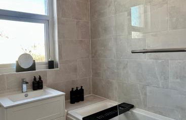 Charming city home free parking - Photo 11