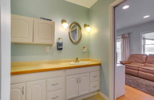 Hot Tub, Sauna, Fireplace, Dock! Lake Honor Cabin - Foto 15