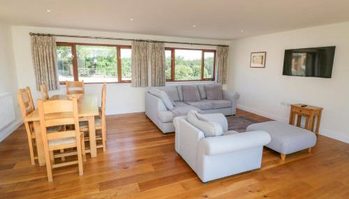 Little Owl Barn - Photo 4