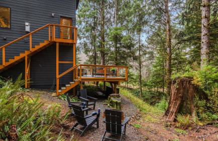 Peaceful Treehouse-Style Stay with Sauna Fire Pit Forest Views Near the Coast The Treehouse by AvantStay - Foto 46