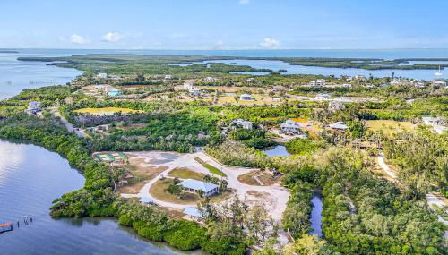 Canal-Front Oasis in Terra Ceia Pool, Patio, Dock - Foto 3