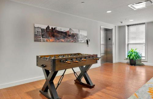 Ideal Spot Near 4th Street Live & Local Dining - Foto 40