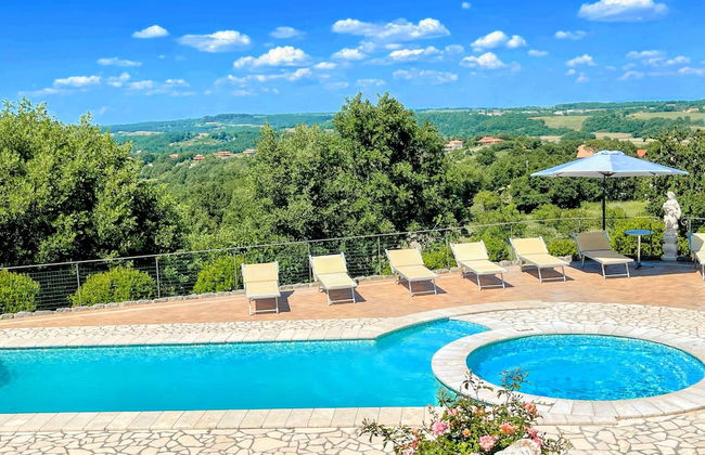 Pool, Jacuzzi and Events Room - Charming Villa in Umbria - Sleeps 24 - Lake View - Foto 76