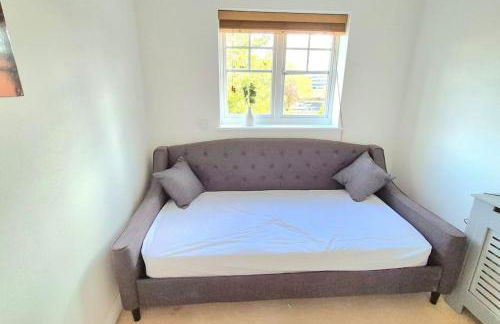 Pool, drinks and a hot tub! - Photo 23