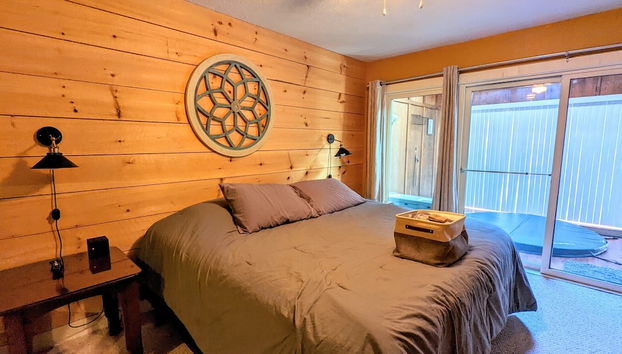 Alpine Allure by Avantstay Indoor Hot Tub, Game Loft, Enclosed Deck - Foto 5, Habitación