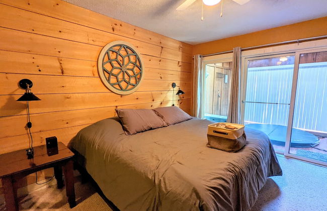 Alpine Allure by Avantstay Indoor Hot Tub, Game Loft, Enclosed Deck - Foto 5