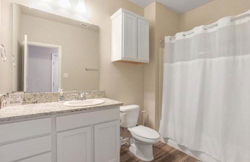 5BR 3BA Waterfront Home Near Highway and Area Attractions - Foto 10