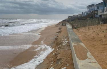 Flagler Beach Ocean Front Villa w/ Lg. In ground Pool-5-6Br/4Bth& attached apt - Photo 2