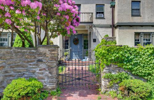Shared Hot Tub: Historic Cottage, Walk to Elm Park - Foto 26