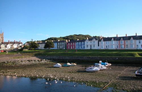 Pretty barn conversion in seaside village - Photo 21