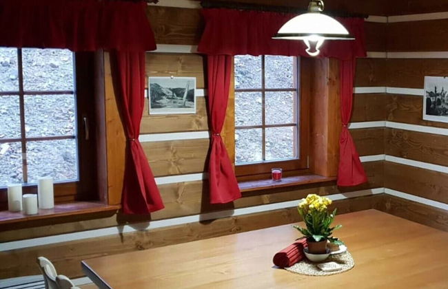 Inviting Villa With Warm Ambience - Photo 20