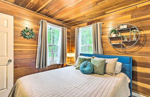 Creekside Morrison Cabin about 9 Mi to Red Rocks Park! - Foto 13