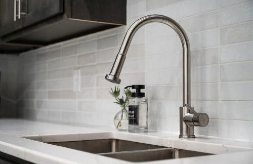 Top Floor Penthouse at the Historic Levy Building - Foto 36