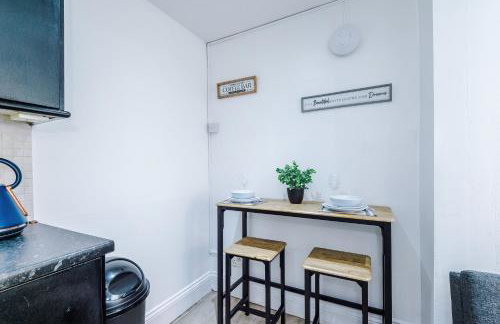 Luxury 1 bedrooom house, sleeps 4, free parking - Foto 21