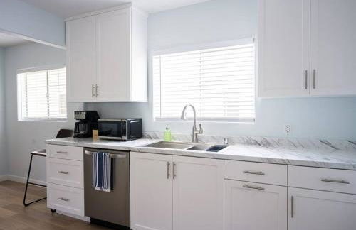 Family Renovated Home, Netflix, AC, WD, Putt Putt - Foto 20