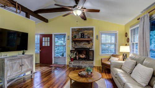 Mountain Home near Blue Ridge Parkway, Central Location! - Foto 2