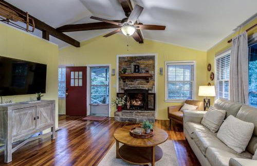 Mountain Home near Blue Ridge Parkway, Central Location! - Foto 2