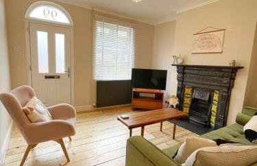 Family Friendly House in Norwich with Parking - Foto 1