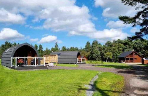 Red Squirrel log cabin with hot tub - Foto 8