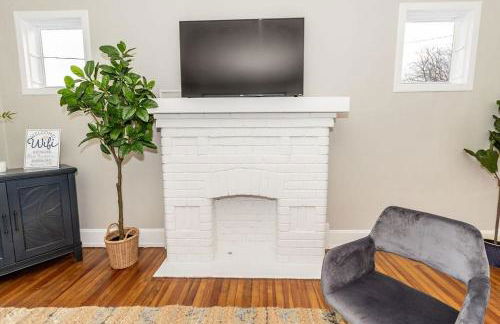 Cozy Riverfront Bungalow with Stunning Views - Foto 36