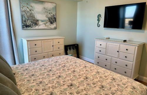 Pensacola Beach Gulf-Front 2BR Condo with Pool & Hot Tub - Photo 18