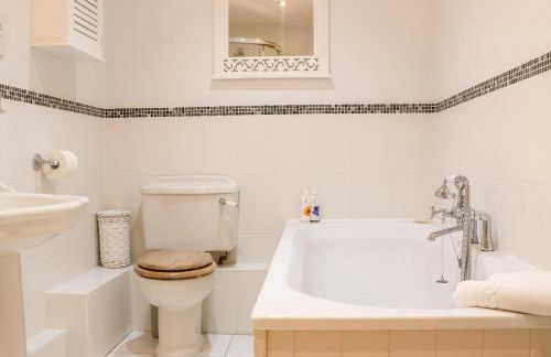 Court Prior Cottage - Photo 28