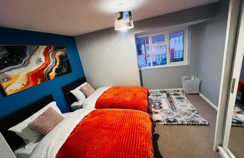 Pristine 2B Guest house near Luton Airport, L&D Hospital, Whipsnade Zoo & Leagrave Train Stn, Contractors - Foto 11