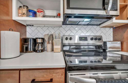 Cleveland Clinic w KingBed Balcony Gym Parking WD - Foto 24