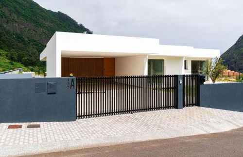 Elysium São Vicente - Designer Villa with Ocean View, Heated Pool, Jacuzzi & Sauna - Foto 53