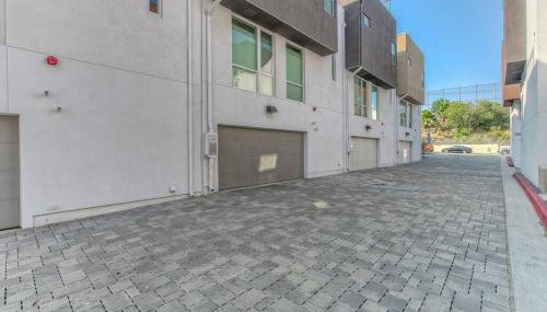 Chic Silver Lake Oasis with Breathtaking City Skyline Views, Private Rooftop & Garage - Foto 5