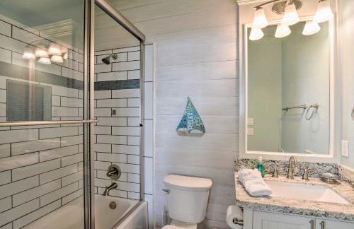 Steps to Crystal Beach Gem with Ocean-View Deck! - Foto 24