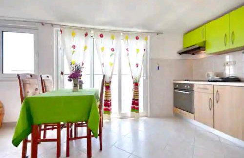 Family home away on the beach, free parking at the house - Foto 7