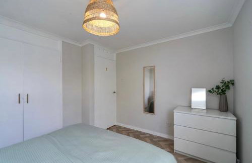 Sleek 2 Bedroom Apartment - Foto 12