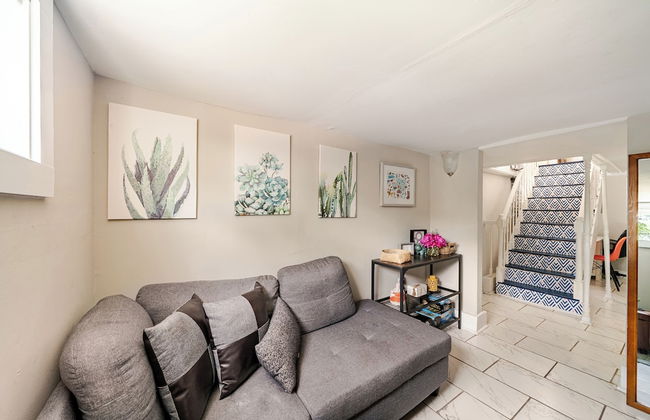 Wonderful Getaway Houston 2BR w/Balcony Views - Photo 14